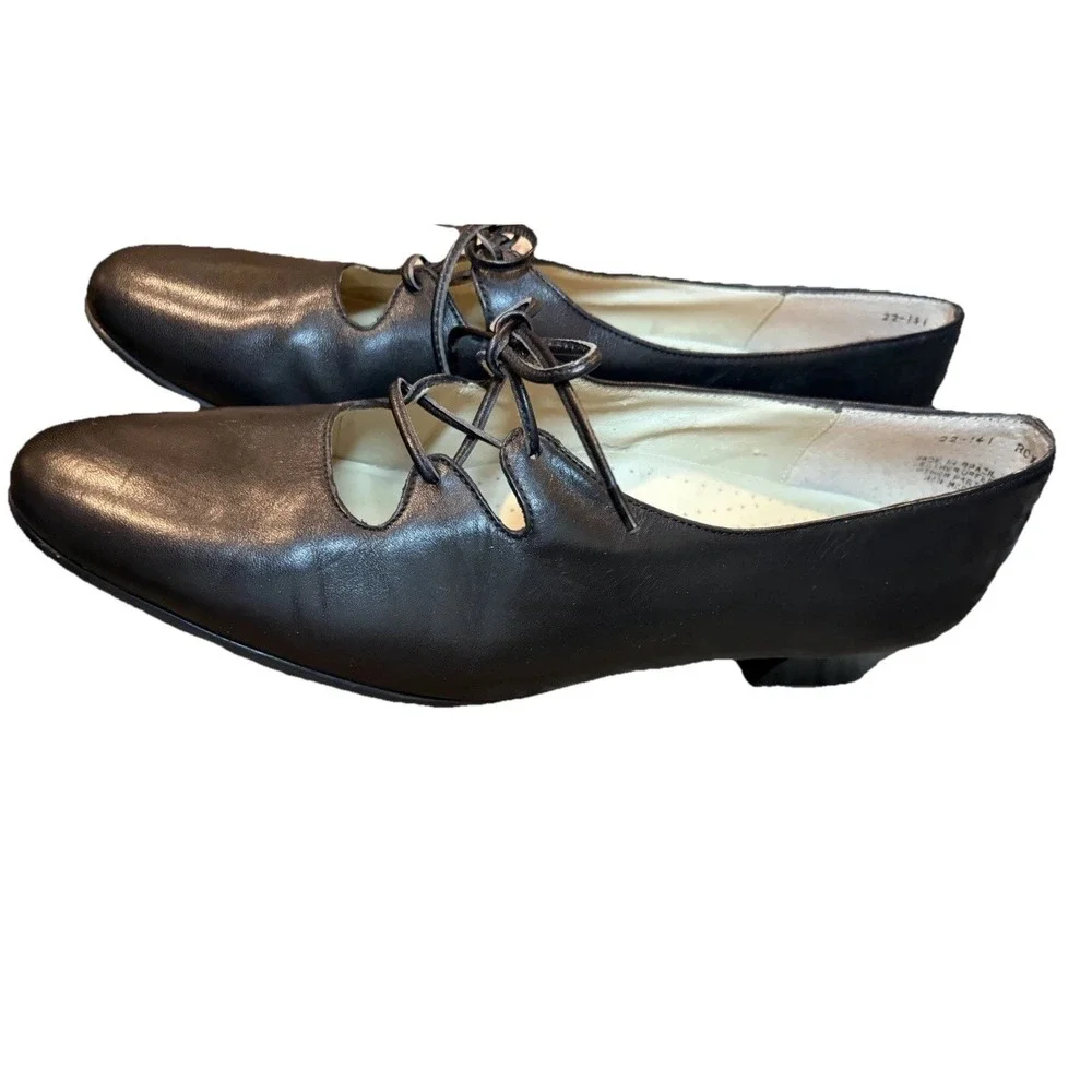 Trotters Vintage Roxy low heel black Leather Lace-Up Pumps Round Toe size 10N